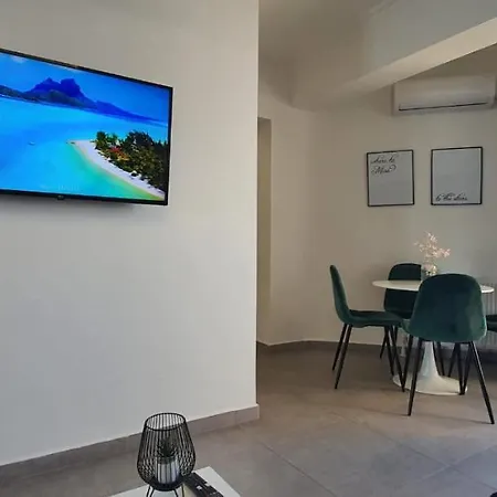 Seaside Escape Solid